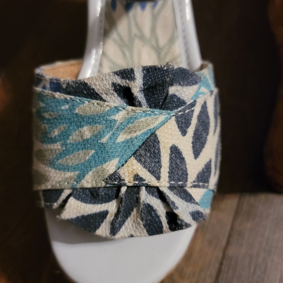 Platform Wedge Sandles - Picture 9 of 12